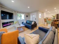 Folsom Old Town Escape II - King Bed, A/C, Laundry, Trails, Walk to Sutter St Hotels in Folsom