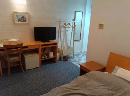 Business Hotel Wakura Отели рядом с достопримечательностью «Notojima Glass Art Museum»