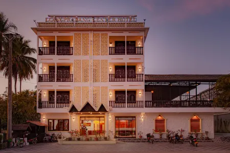 LuangPrabang Center Hotel Отели в г. Луанг Прабанг