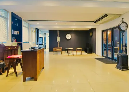 Clock Inn Colombo Отели рядом с достопримечательностью «Парк Вихарамахадеви»