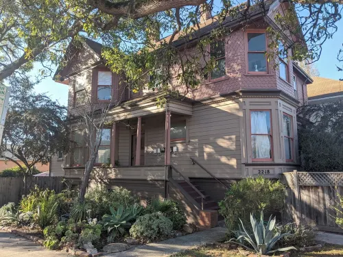 Sunny 1BR in Gorgeous Berkeley Victorian