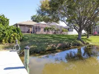 Quiet Lakeside Retreat -Peaceful Home w/ Pool