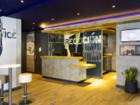 B&B Hotel Zaragoza Plaza Mozart 薩拉戈薩省酒店