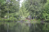 Contemporary Family Lodge, 1/2 mile to Lake!