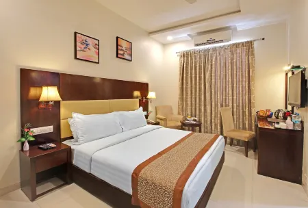Hotel Sai Jashan Shirdi - Where Blessings & Comfort Meet Отели рядом с достопримечательностью «Shree Saibaba Sansthan Trust, Shirdi»