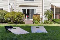 Five Minutes to Kancamagus Highway! Private & Spacious Family Home Sleeps 8! 콘웨이 호텔