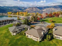 Halmalka Condo 512A Private Hot Tub, 3-bed 2 bath, Sleeps 8, By Outdoor Pool Hotels in Manson