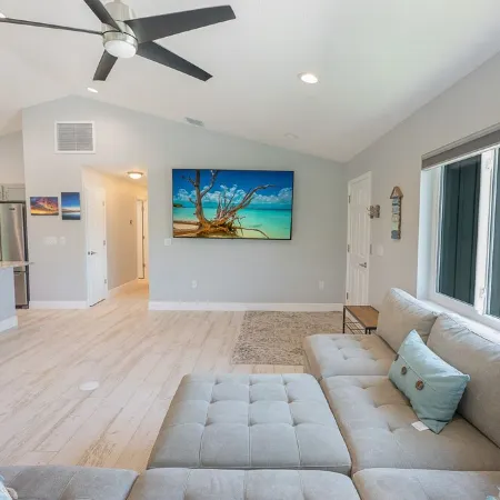 Beautiful New Home on Weeki Wachee River with boat dock Отели в г. Эрнандо