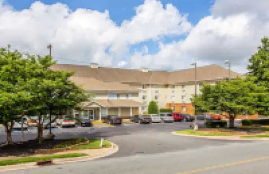 Suburban Studios Near University of North Carolina-Charlotte Hotels near North Park Mall