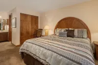 Covered Parking, Cozy, spacious with beautiful views on the bus line Các khách sạn gần Sombrero Stables at Snow Mountain Ranch