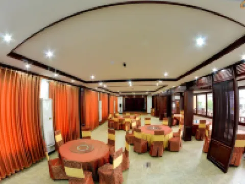 Anoulackkhenlao Hotel فنادق في فونسافان