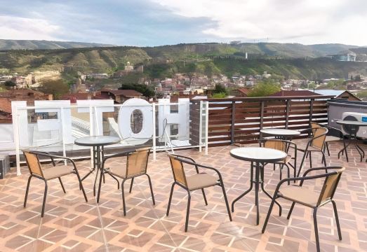 3. 엘레온 부티크 ..