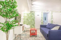Cozy 2BR/2BA Apt w/ Private Patio – 1 Stop to Manhattan!