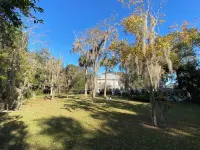 Historic 5 Bedroom Home, Walk To Cumberland Island Ferry Hotels in Saint Marys
