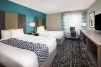 La Quinta Inn & Suites by Wyndham Atlanta Airport North Hotels in Hapeville