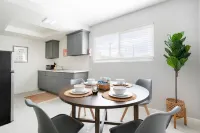 5 Mins to DT Alhambra - Homey 2BR Apt W King Bed