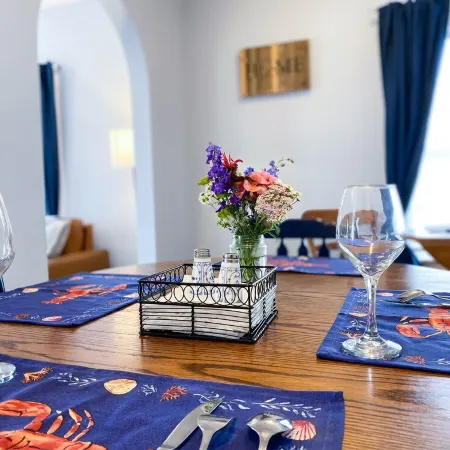 Cozy 1 bedroom cottage on Lincolnville Beach