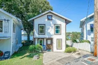 Lake Hamilton Cottage - Amazing Views!