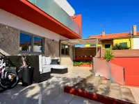 House with heated pool all year round