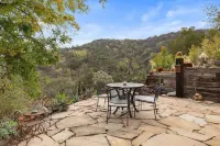 Topanga Secret Cottage Hotels in Topanga