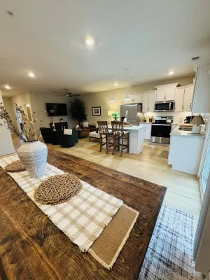 Beautiful 3Bedroom  Townhome off Old Hickory Lake.