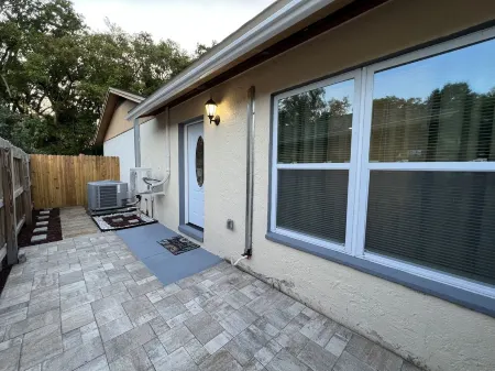 Beautiful private modern room with kitchen and bathroom. Отели в г. Лейк-Магдалин