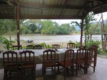Vang Vieng Eco Lodge