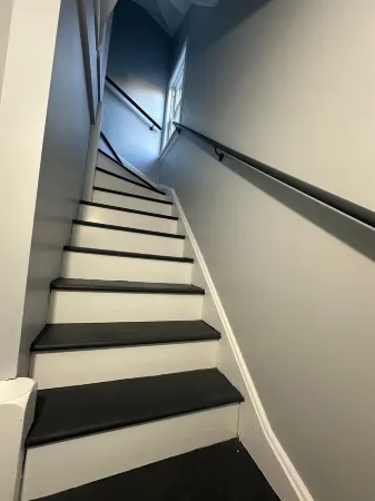 Comfort Meets Style 3-bedroom apartment with WiFi and Parking Close to NYC