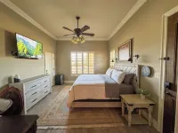 Bliss On The River Hotels in Llano