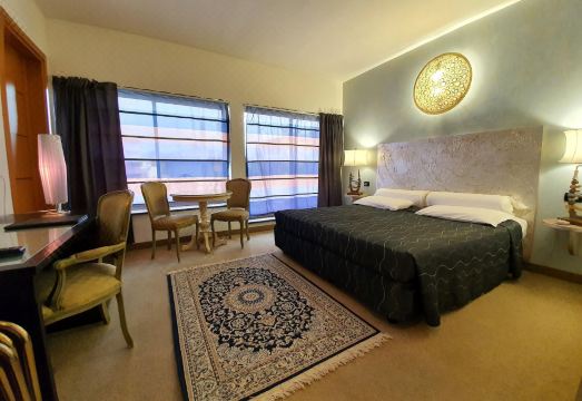 2. 필 인 - 베니..