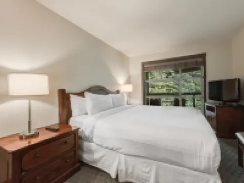 Blackcomb Springs Suites by Clique โรงแรมในวิสต์เลอร์