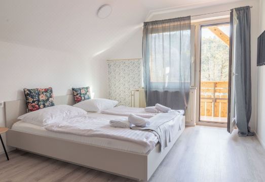 아파트먼트 즈니다르