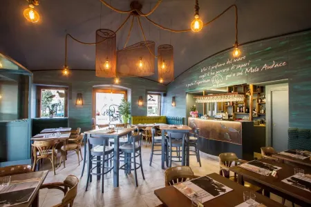 Pep's Rooms by the Sea Отели рядом с достопримечательностью «Trieste Liman»