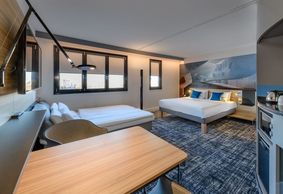 베를린 체크포인트 찰리 근처 노보텔 스위트의 외관