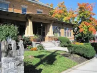 Walton Manor Inn Bed & Breakfast Hotels in Palmyra