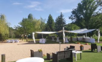 Hôtel Domaine des Pierres Dorées
