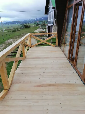 Lazar&Mila Apartments Отели в г. Жабляк