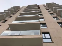 Cozy 2-Room Penthouse Lakeview W14 Hôtels à : Rosu