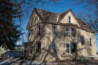 The Urstad House B&B - Homestays