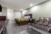 Scottish Inn and Suites Tomball Отели в г. Томбал