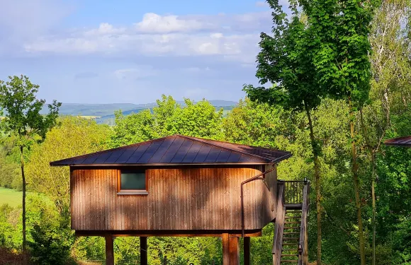 瓦爾德泉酒店 - 艾珍的樹屋酒店