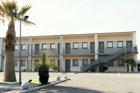 Cottages de France CDG Отели в г. Греси