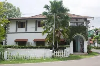 Kimansion Inn Hotels in Коті