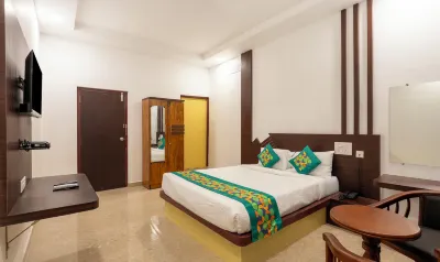 Treebo Royal Plaza,700 MTS from Promenade Beach Hotels in 