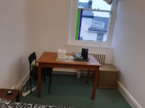 Newport Ensuite Sleeps 2 Near Train Station