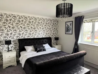 5-Bedroom Family Holiday Home Sleeps 7 Garden Parking Pet Friendly North Wales Hôtels à : 