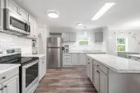 King Bed Pet Friendly BBQ Grill Peaceful