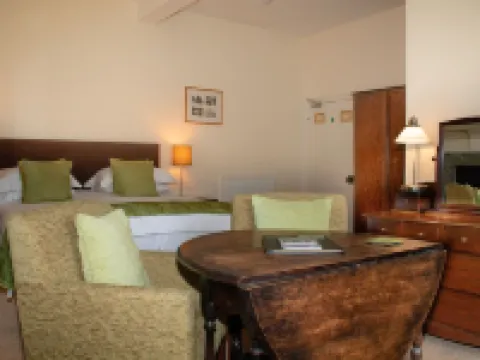 Rollestone Manor B&B and Restaurant Hotels near Durrington Walls