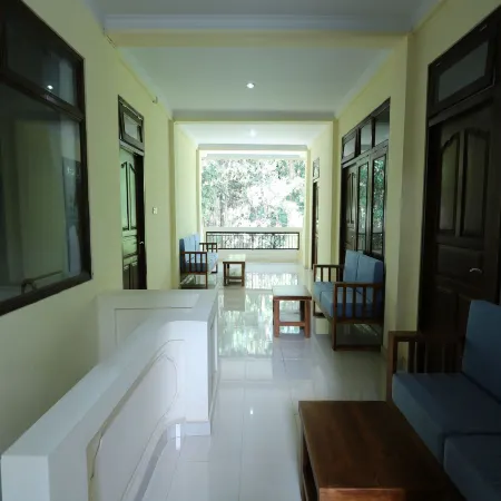 Vaneka Garden House Отели рядом с достопримечательностью «Pura Pusering Jagat»