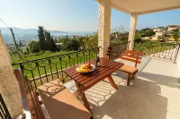 Uphill Glavanovic Villas Hotels in Susanj